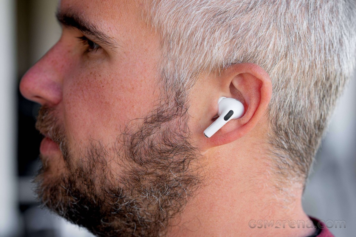 airpods-2-1731493836.jpg